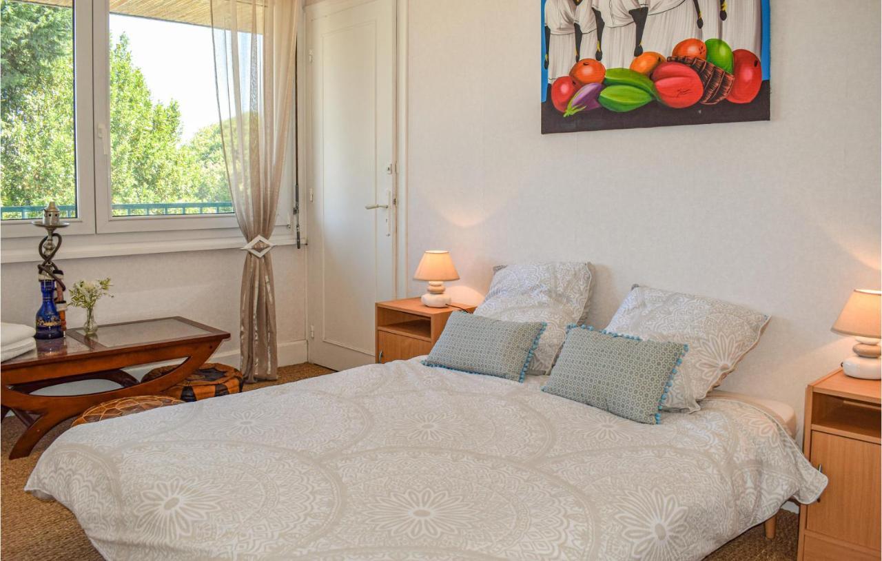 Amazing home in Lézardrieux with 5 Bedrooms Extérieur photo